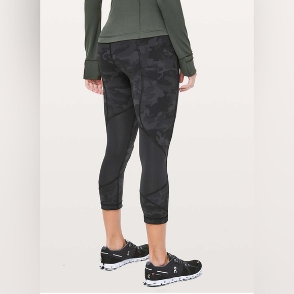 Lululemon Pace Rival Crop *22"
Incognito Camo Multi Grey / Black Size 4 - Picture 4 of 6